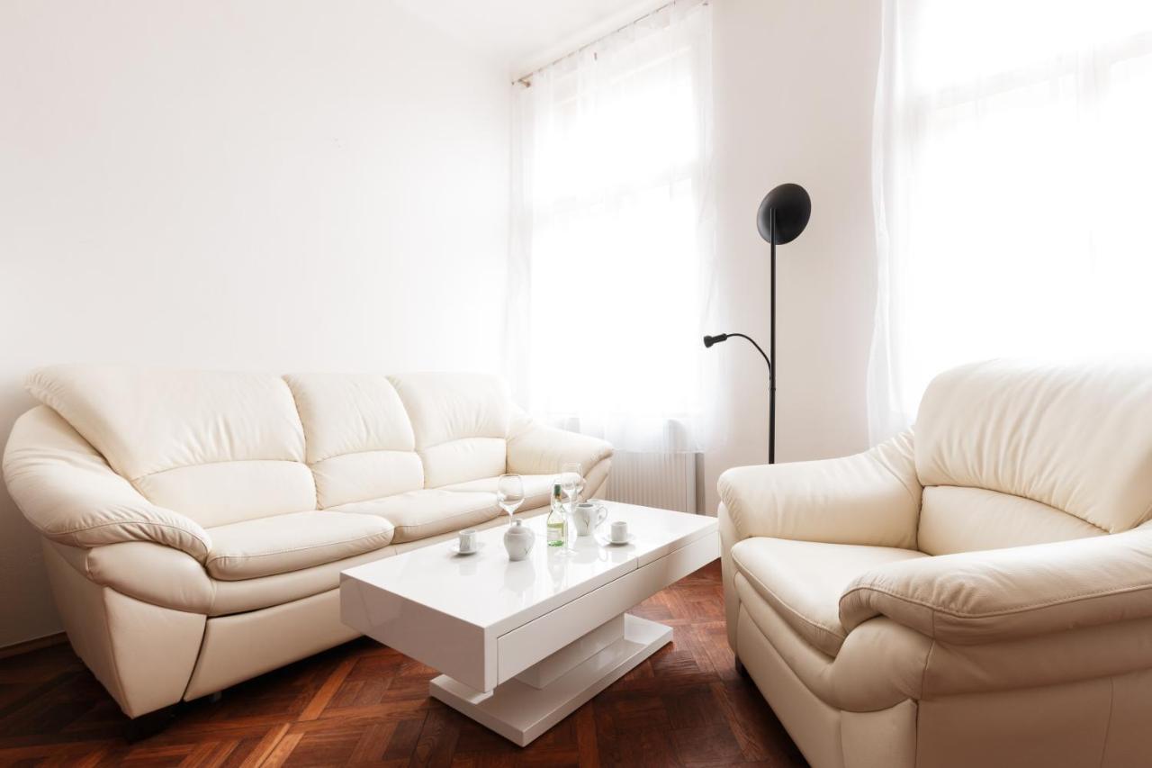Prague Days - Stylish New Town Apartments Екстериор снимка
